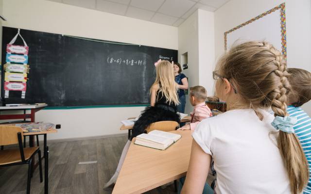 W szkołach ponad 4 tysiące wakatów. W zeszłym roku wolnych stanowisk było znacznie więcej. To dobry znak dla polskiej edukacji?