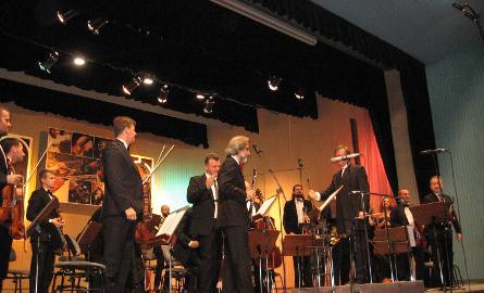Krakowscy muzycy dziękowali muzykom radomskim za wspólny koncert.