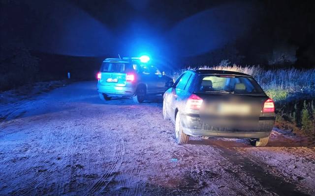Nocny pościg w Wasilkowie. Policjanci gonili 16-letniego kierowcę audi, który nie zatrzymał się do kontroli. Rodzice myśleli, że śpi