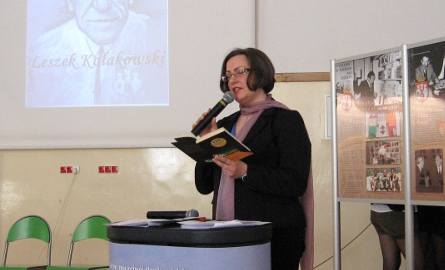 Elżbieta Górecka przeczytała ulubiony wiersz Leszka Kołakowskiego poety Ryszarda Krynickiego