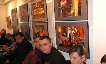 W sali wystawienniczej biblioteki odbył się wernisaż wystawy Antoniego Myśliwca "Tajemnice cerkwi”