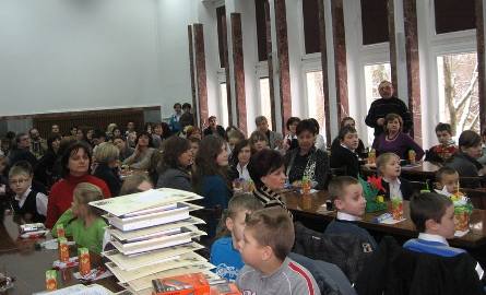 Impreza zgromadziła bardzo wielu uczniów i nauczycieli.