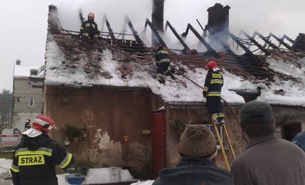 Spłonął dom mieszkalny w Raculi pod Zieloną Górą (szczegóły, wideo)
