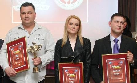 Nagrodzeni w kategorii Bary i jadłodajnie. Od lewej: 1. miejsce Hassan Kebab w Ostrowcu Świętokrzyskim, nagrodę odbierał właściciel Jarosław Malesza;