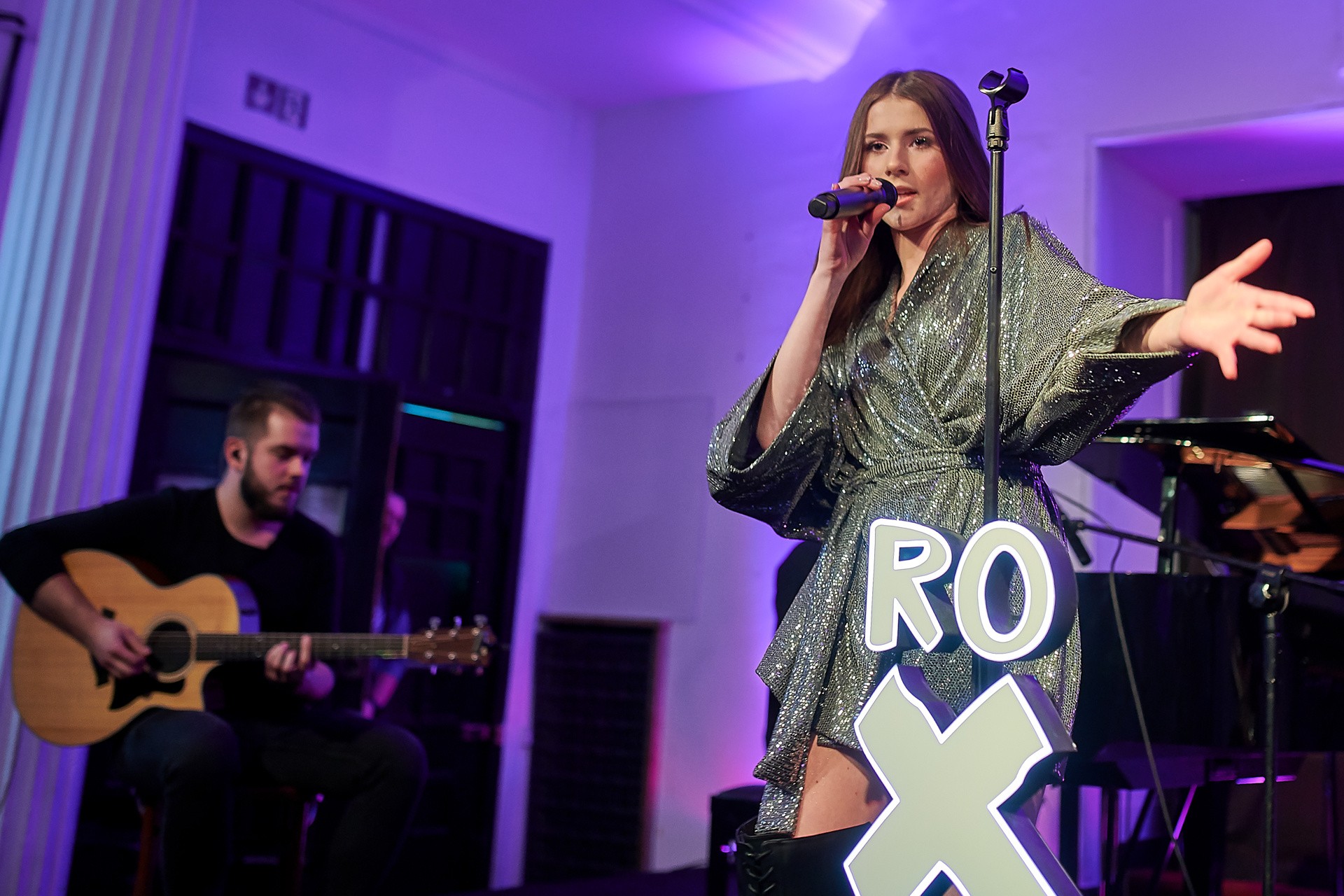 Roksana Węgiel: Mocne wejście Roxie z hitem "MVP". Nowa płyta deluxe