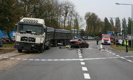 Wypadek w Tucholi. Dwie osoby zginęły na miejscu, niemowlę w szpitalu