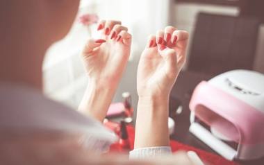 Paznokcie migdałki - jak zrobić krok po kroku? Zobacz wzory na paznokcie migdałki