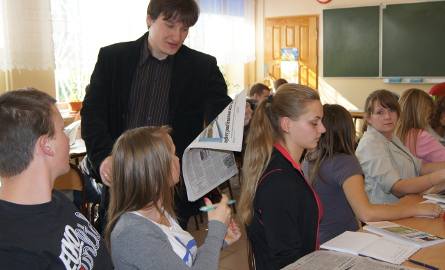 Dziennikarze z Lublina informowali licealistów między innymi o tym, jaka powinna być dobra informacja prasowa.