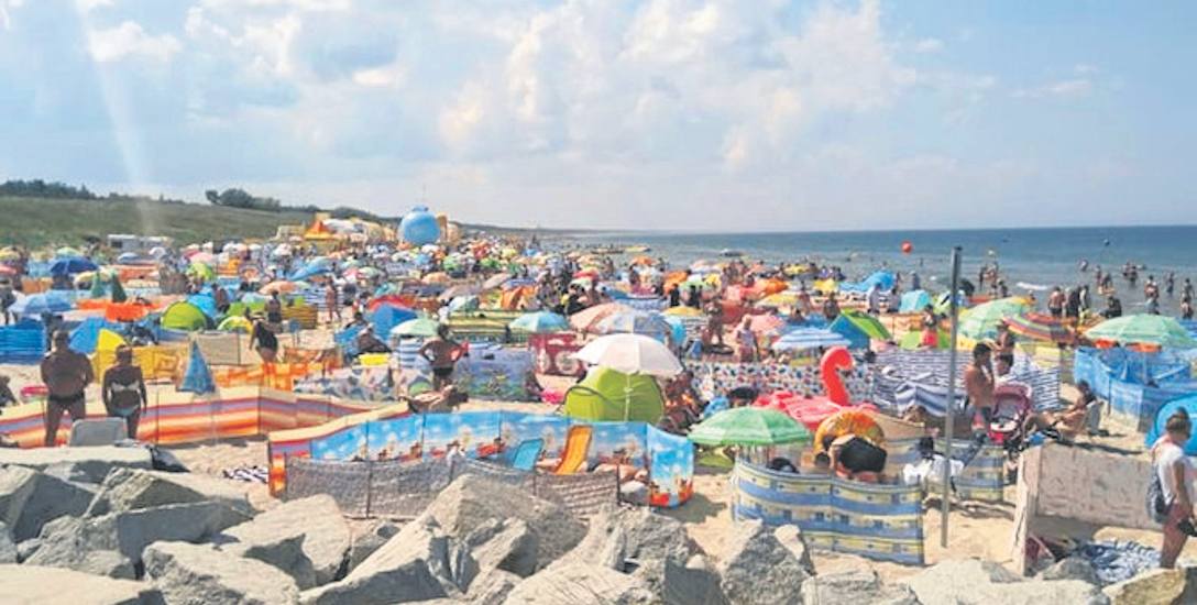 Tak wyglądała plaża zachodnia w Darłówku w jeden z ostatnich upalnych dni.