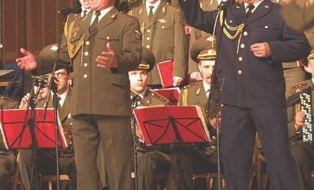 W hiszpańskich rytmach soliści chóru Armii Czerwonej.