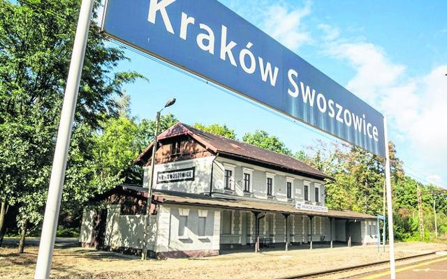 Kraków. Roczne opóźnienie w przebudowie stacji