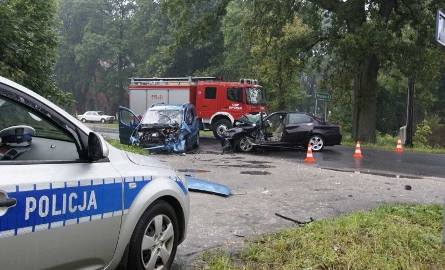 Czołowe zderzenie w Ryńsku. Trzy osoby w szpitalu