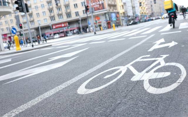Warszawa na weekend: 5 najlepszych tras rowerowych i praktyczne porady dla rowerzystów. Sprawdź, jak jeździć po mieście