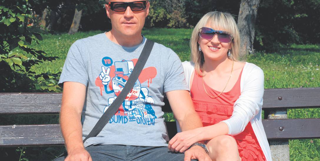 Dariusz Kozubek wraz ze swoją żoną Pauliną z uśmiechem na twarzy wspomina czas, gdy występował w kieleckiej Koronie.  W jej  barwach stawiał swoje pierwszej
