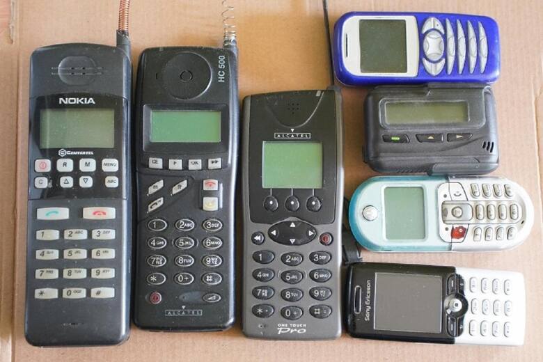 Te stare telefony komórkowe są warte fortunę. Kolekcjonerzy szukają tych modeli. Sprawdź czy masz je w domu! 03.12.2023