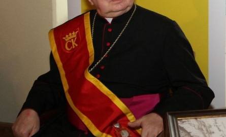 Czerwiec’13. Biskup kielecki Kazimierz Ryczan został honorowym obywatelem Kielc  - radni nadali mu tytuł przez aklamację na sesji w pałacu biskupów