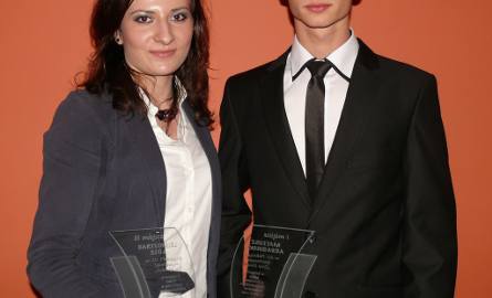 Talent roku w plebiscycie Echa Dnia, Mateusz Argasiński, wraz z siostrą Bartłomieja Stója, która odebrała za niego nagrody.