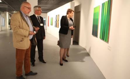 Wystawę w towarzystwie dyrekcji Elektrowni zwiedzila minister kultury, Malgorzata Omilanowska.