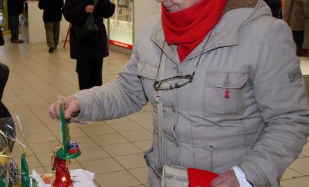 Na zakup świątecznego stroika zdecydowała się pani Krystyna Nosowska.