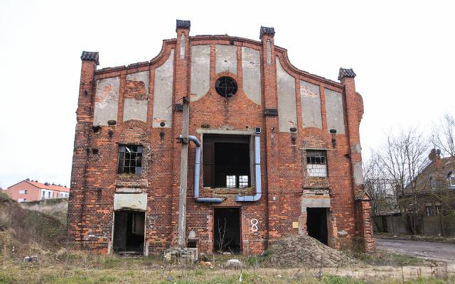 Doszło tam do ogromnej tragedii! Ta fabryka pod Poznaniem to teraz ruina! Zobacz zdjęcia i poznaj jej mroczną historię