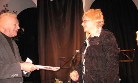Dyplom otrzymuje Hanna Avis - Zembrzycka.
