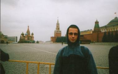 Ojciec Jakub Zawadzki za studenckich czasów na Placu Czerwonym w Moskwie. W Rosji spędził rok, tam też pojawiły się pierwsze myśli o służbie Bogu.