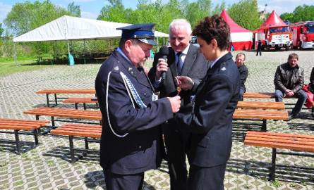 Adam Czarnecki z jednostki Ochotniczej Straży Pożarnej w Koprzywnicy został odznaczony złotym medalem za zasługi dla pożarnictwa. Odznaczenie wręczyła