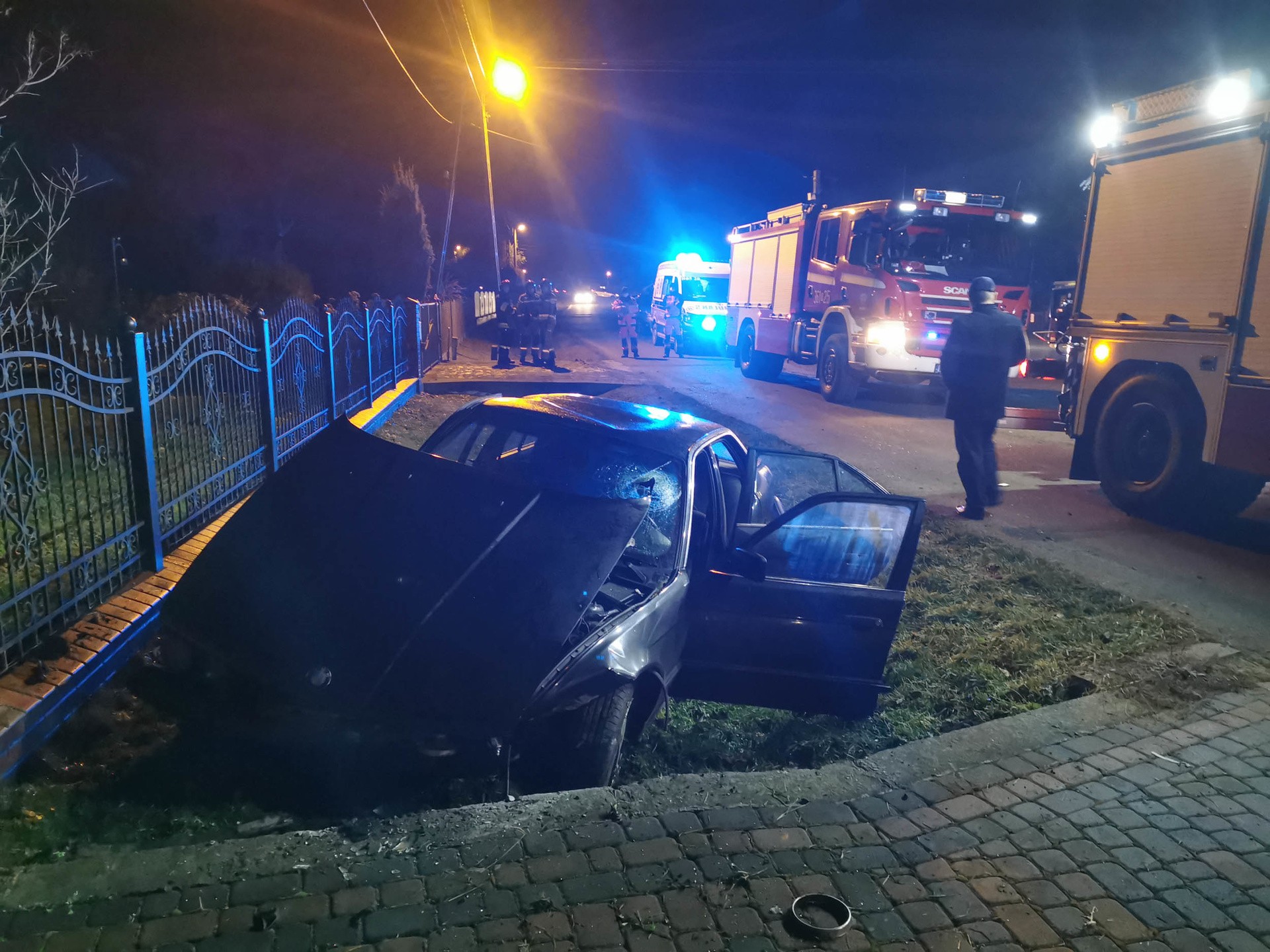 Wypadek BMW w Hureczku pod Przemyślem. 38letni kierowca