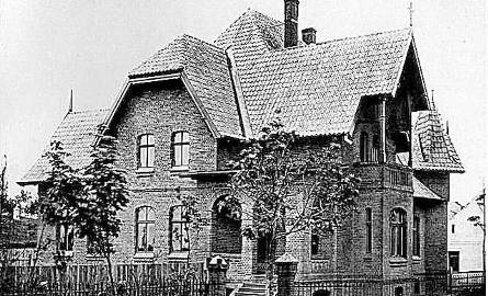 Tak prezentuje się wąbrzeska kantorówka na zdjęciu z początków XX wieku, kiedy znalazła się wśród 75 najciekawszych budowli willowych Europy