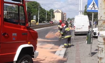 Strażacy usunęli plamę oleju na ul. Jagiellońskiej