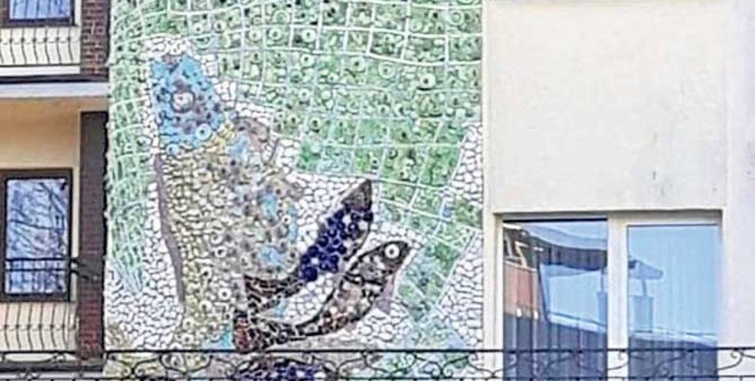 Mozaika autorstwa Olgierda Szerląga na ścianie Domu Rybaka przy ul. Wylotowej. czy uda się ją uratować?