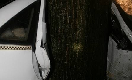 Łukasz G. stracił panowanie nad samochodem. 21-letni pasażer zginął na miejscu (zobacz zdjęcia)