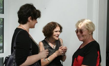 Wśród uczestników wernisażu znalazła się znana aktorka Teresa Lipowska( z prawej)