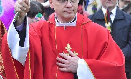 Podczas Niedzieli palmowej w skansenie palmy poświęcił rektor Wyższego Seminarium Duchownego w Radomiu ksiądz Jarosław Wojtkun.