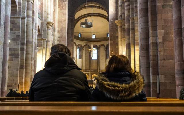 Bezbronni dorośli w Kościele. Krzywdy nigdy się nie dewaluują, choć rany mogą być leczone