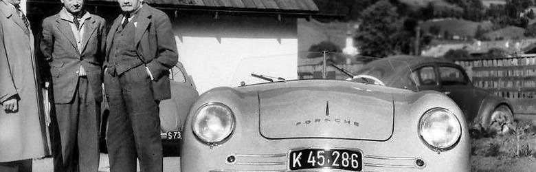 Rok 1947. Przed letnim domem w Gmünd stoi prototyp o oznaczeniu 356/1. Przy nim (od prawej): Ferdinand Porsche, Ferry Porsche i Erwin Komenda. Po przeniesieniu