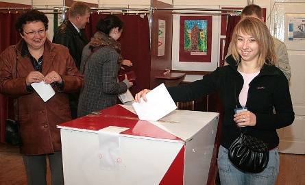 - Glosowanie to obywatelski obowiązek – twierdzi Marta Szabat, która głosowała w lokalu wyborczym w Zwoleniu.