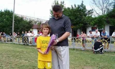 Prezydent Szostak, sam zapalony kibic sportu, wręczył gratulacje i nagrodę Paulinie Zawiślak, jedynej dziewczynce, która uczestniczyła w tegorocznym