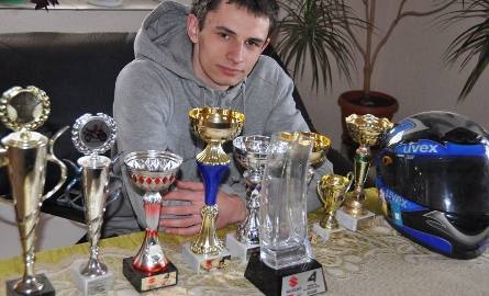 Puchary z dwóch sezonów debiutującego na torze Kamila Syski