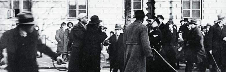 Starcia z policją podczas demonstracji antyżydowskiej studentów Uniwersytetu Warszawskiego, 1931 r.