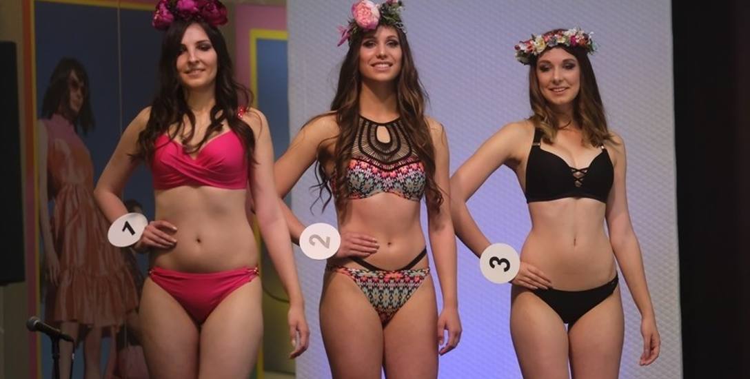 A kandydatki do tytułu Miss Polonia fotografowały się podczas gali w Toruniu