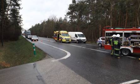 Wypadek w Lisowie, są ranni