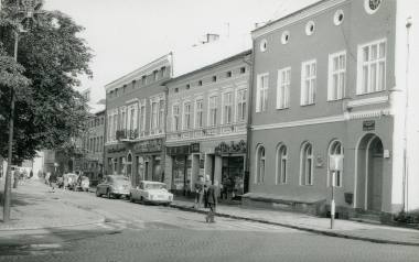 Rynek Główny w Oświęcimiu. Wiele razy zmieniał się na przestrzeni stuleci. Zobaczcie archiwalne zdjęcia