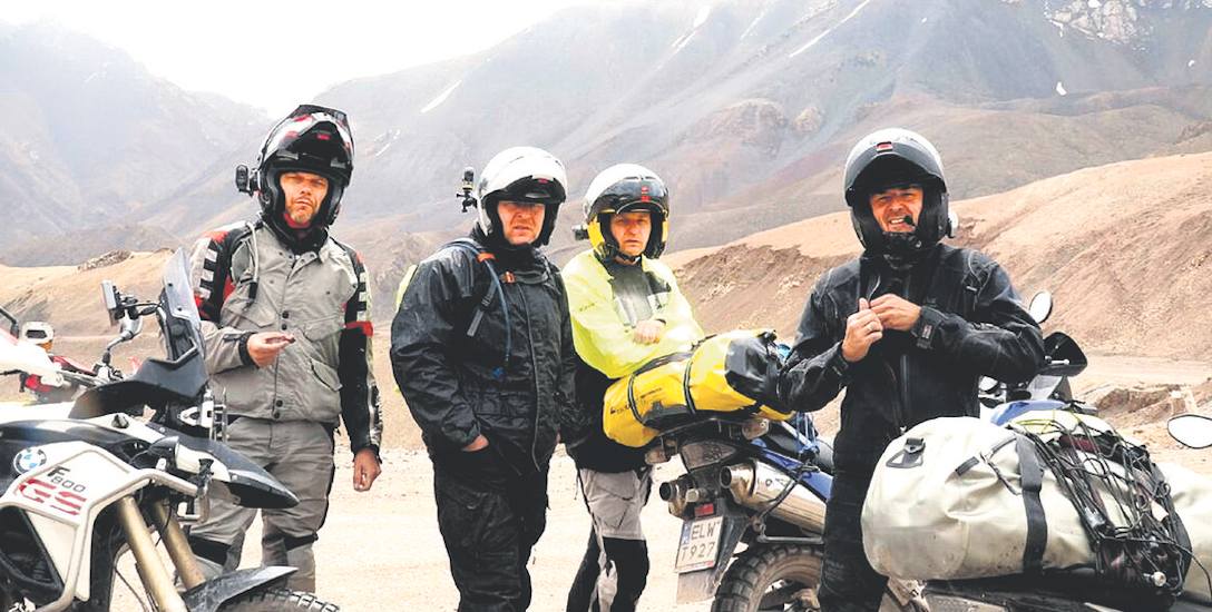 W 18-dniowej wyprawie motocyklowej przez Kirgistan i Tadżykistan wzięło udział dziesięciu śmiałków z całej Polski. W tej ekipie było też czterech lekarzy