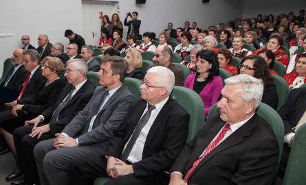Gala Osobowość Miasta i Gminy Pińczów 2013 z udziałem licznym polityków odbyła się w sobotę w sali widowiskowej Belwederu.