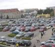 Mój reporter: Studenci blokują szpitalny parking przy Borowskiej. Kto zrobi z tym porządek?