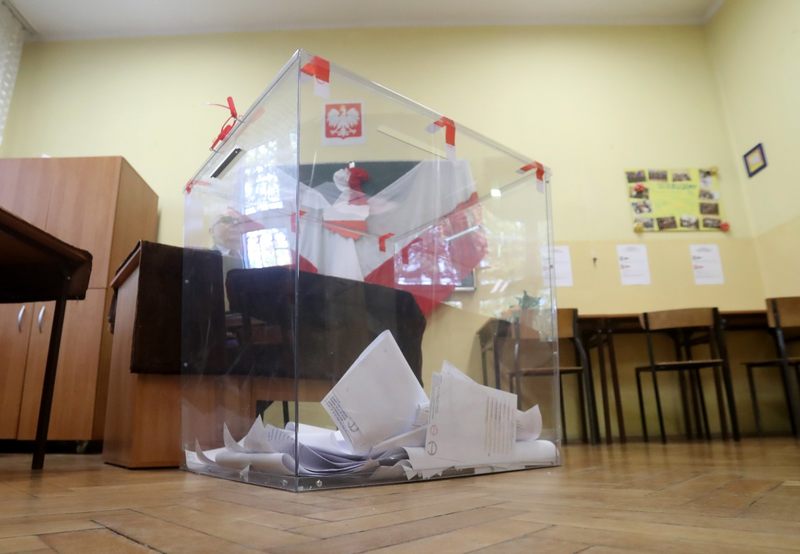 Z kim Piotr Krzystek bił się o fotel prezydenta w drugiej turze wyborów samorządowych?