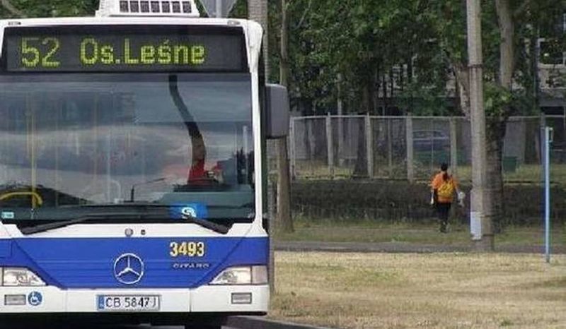Autobus linii numer 52 kończy swoją trasę na pętli...?