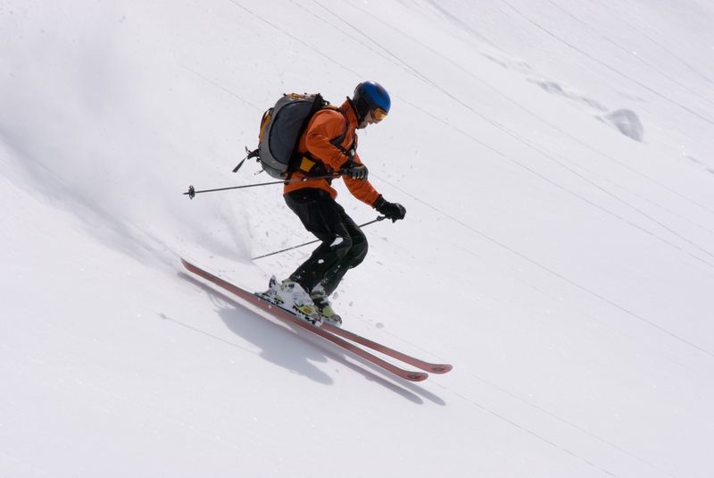 Która beskidzka stacja narciarska zazwyczaj jako pierwsza zaczyna sezon w Beskidach?