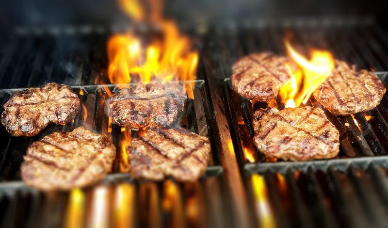 Tylko amatorzy grillują mięsa w bardzo wysokiej temperaturze: